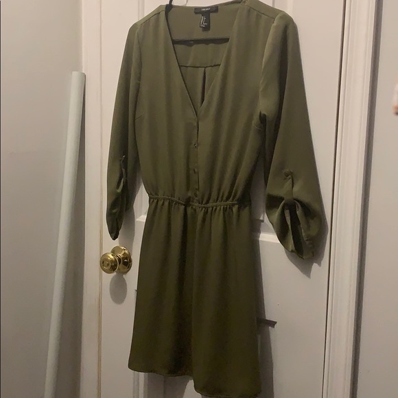 Green 3/4 sleeve dress - Picture 2 of 2